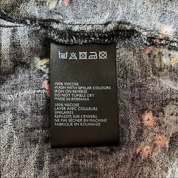 Urban Outfitters Deep V Cinched Floral Top - Picture 10 of 13